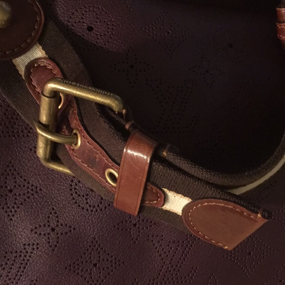 Authentic Louis Vuitton Onatah Mahina Bag. - Picture 6 of 13